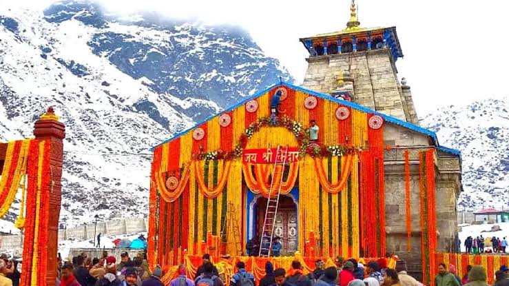 वैदिक मंत्रोच्चार और पारंपरिक रीति-रिवाजों के साथ केदारनाथ के कपाट  हुए बंद।